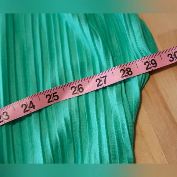 Green Pleated Women's Top - Picture 4 of 8